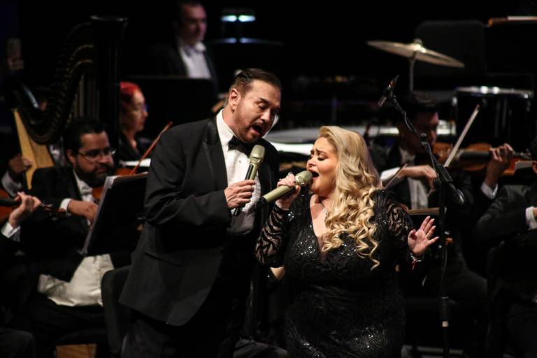 Aplauden al talento sinaloense en el homenaje a Céline Dion