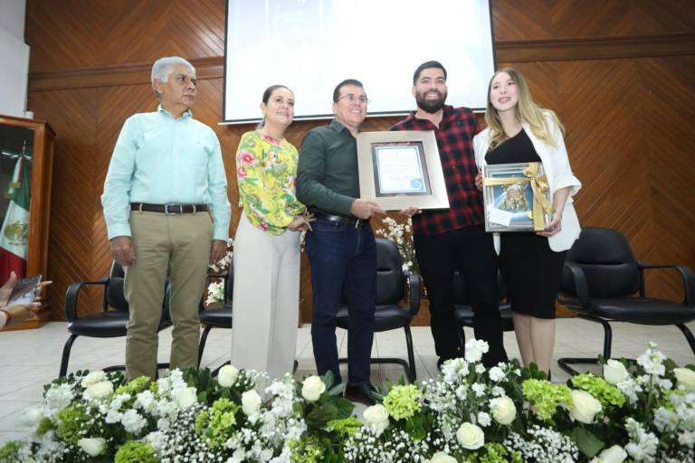 Trayectoria de José Luis Urquidy es reconocida por Ayuntamiento de Mazatlán