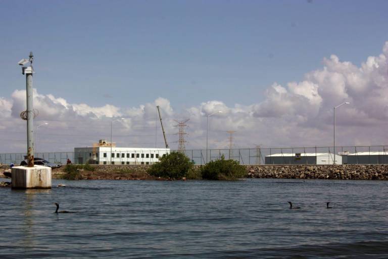 AMLO solicitará informe sobre planta de amoniaco de Topolobampo, para realizar consulta de si se suspende o no