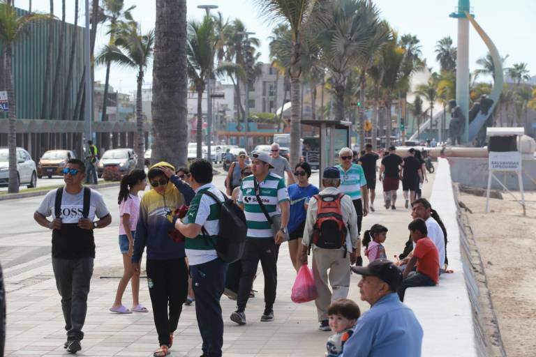 Registra Mazatlán un viernes con gran afluencia de turistas nacionales y extranjeros