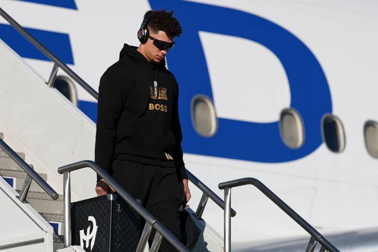 Eagles y Chiefs aterrizan en Nueva Orleans, sede del Super Bowl