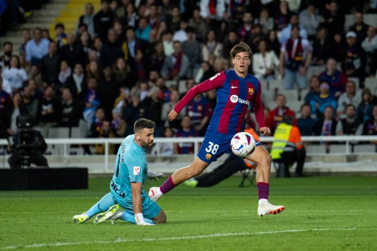 Marc Guiu debuta y da triunfo al Barcelona