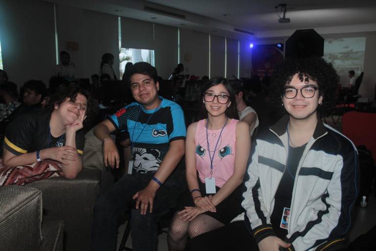 Se divierten en el Torneo de Super Smash Bros Ultimate Delfino Maza Reta 2022