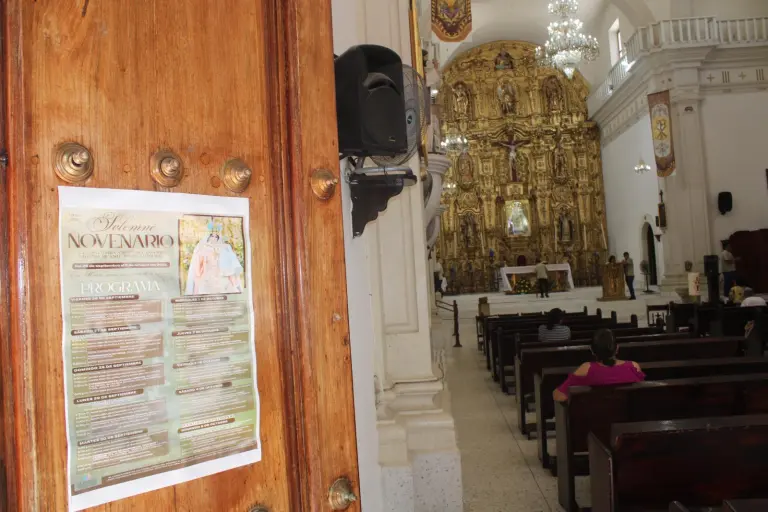 La comunidad católica se alista para las actividades y festejos de Nuestra Señora del Rosario.