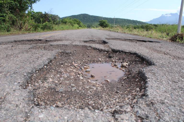 Reencarpetado de carreteras estatales en Chametla y Aguaverde se hará hasta el próximo año