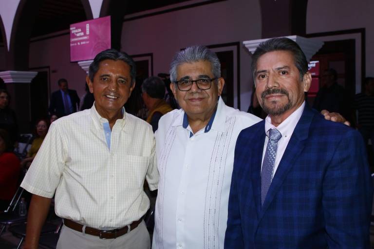 Entregan a Ito Contreras el Premio Sinaloa de Artes