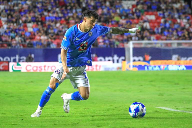 El líder Cruz Azul recibe al Guadalajara de Gago en esperado duelo