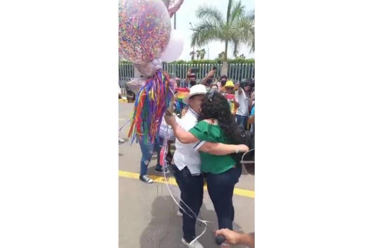 Comunidad LGBT celebra aprobación del matrimonio igualitario