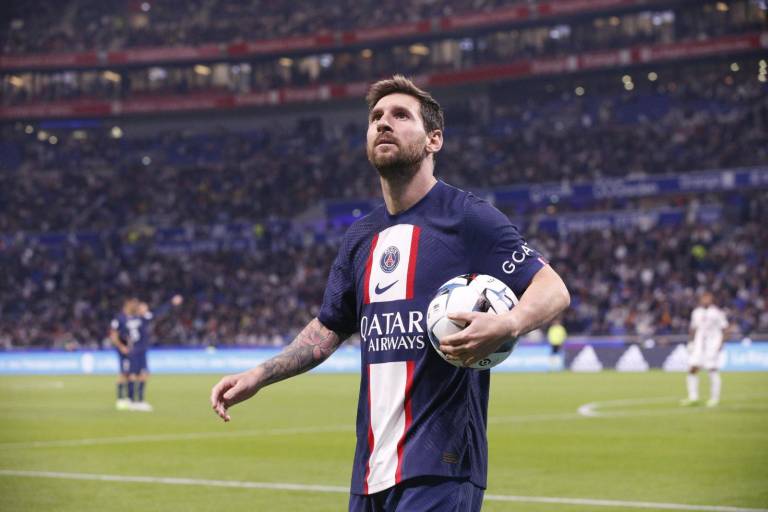 Messi da el triunfo al París Saint-Germain en Lyon