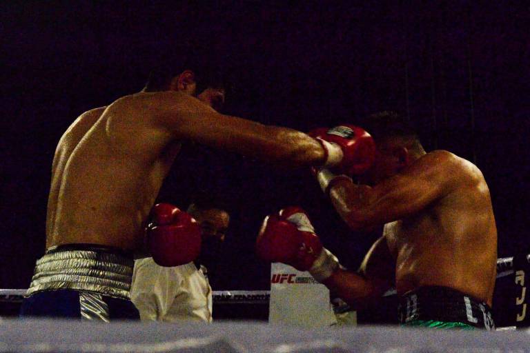 Gallegos destruyó a López en Los Mochis