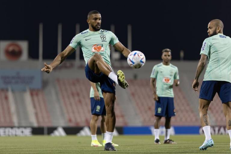 Brasil entrena previo a su duelo ante Suiza con la vuelta de Antony y la ausencia de Neymar