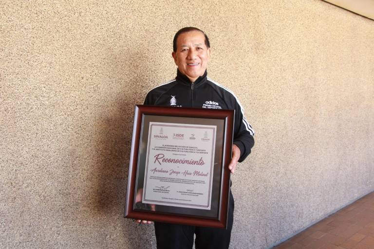 Sinaloenses reciben el Premio Estatal del Deporte