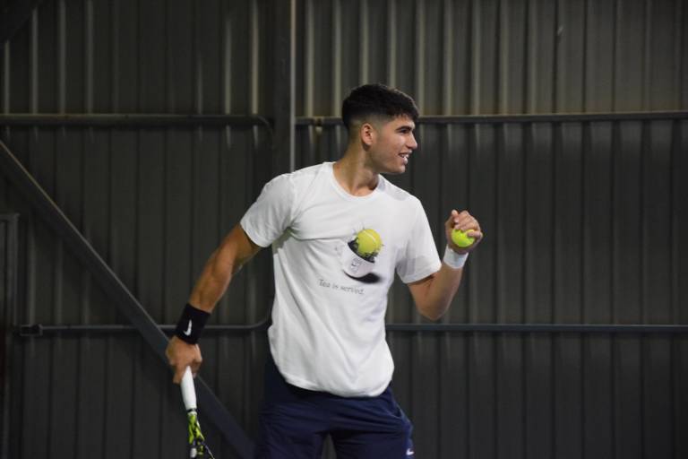 Carlos Alcaraz busca impedir que Djokovic gane todos los Grand Slams en 2024