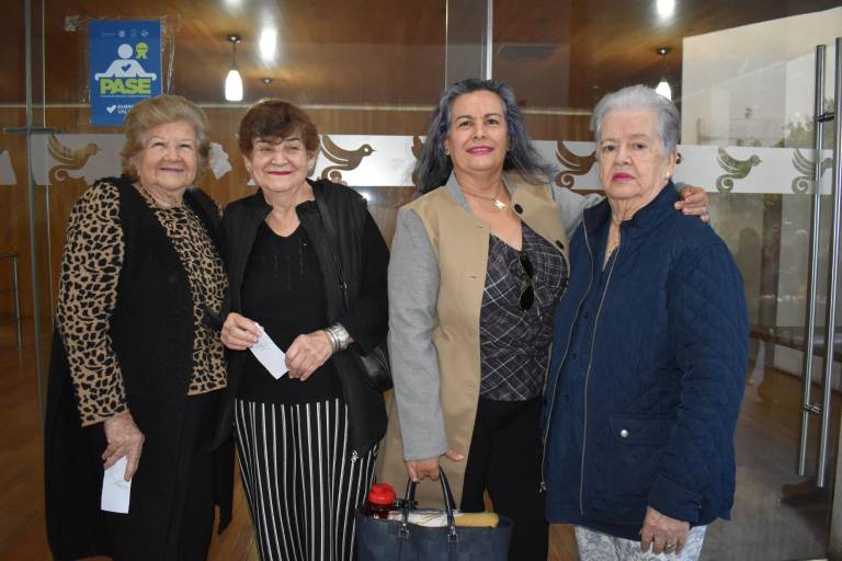 Disfrutan sinaloenses la obra de Óscar Liera en la escena