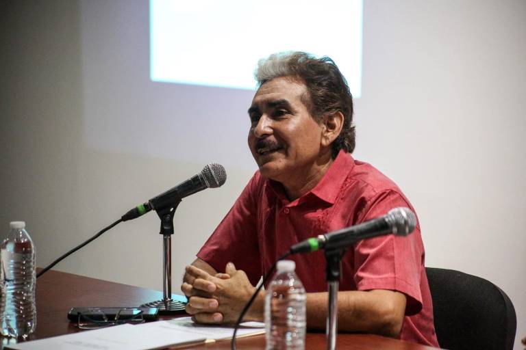 Guillermo Gallardo escribe una novela sobre La vida útil del profe Cruz
