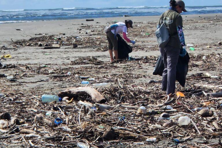 $!La iniciativa se basa en la ciencia colaborativa para entender el tema de residuos en el mar.