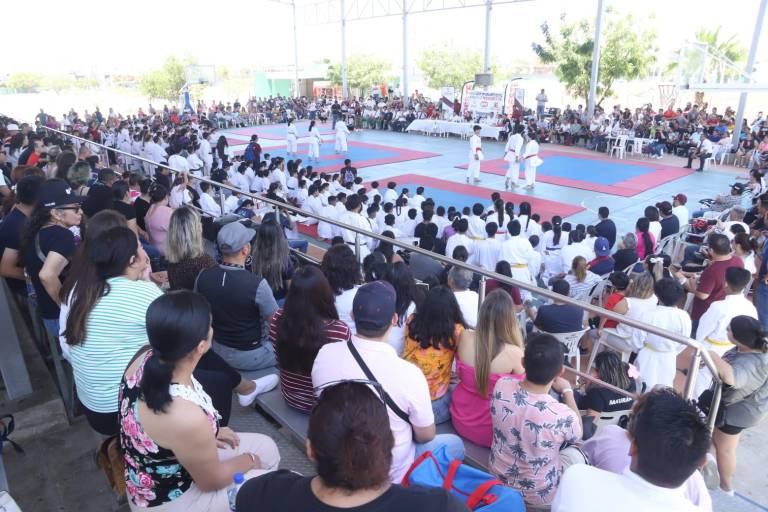 Gran fiesta viven karatecas en inauguración de Copa Noroeste