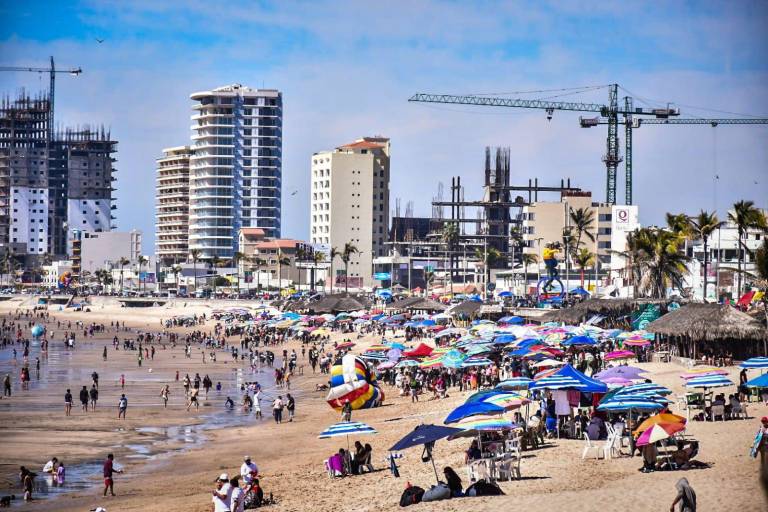 Tiene Mazatlán lleno total de turistas por Carnaval