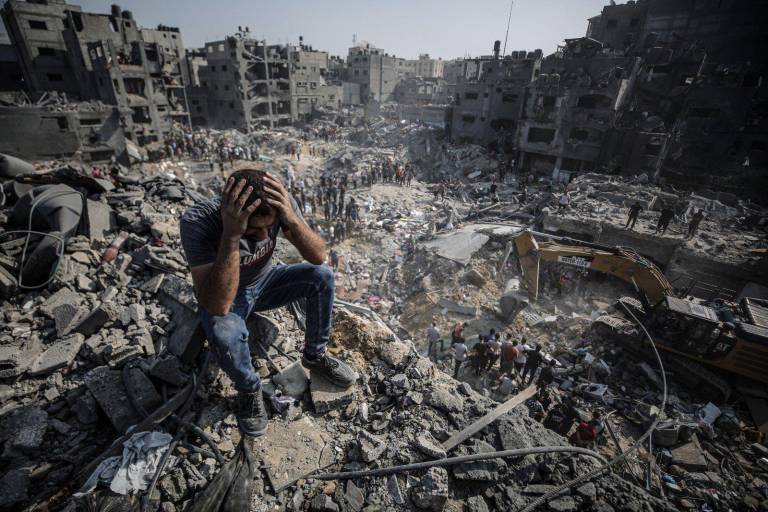 Israel ataca con nuevo bombardeo contra campo de refugiados de Jabalia en Gaza