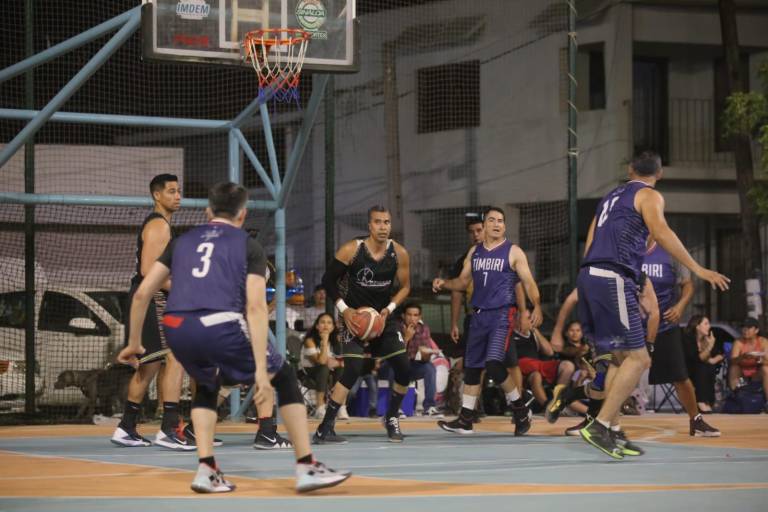 Constructora Dugasa rompe los pronósticos en Torneo Veteranos