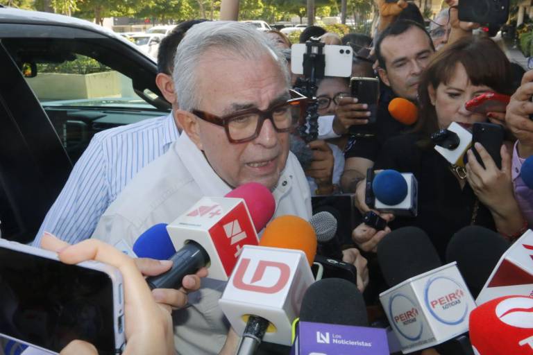 ‘Toda denuncia requiere evidencia’, dice Rocha Moya sobre manta que señala a militares