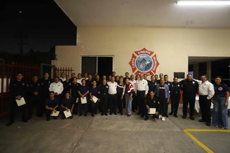 Celebran Bomberos Voluntarios de Mazatlán su 82 aniversario