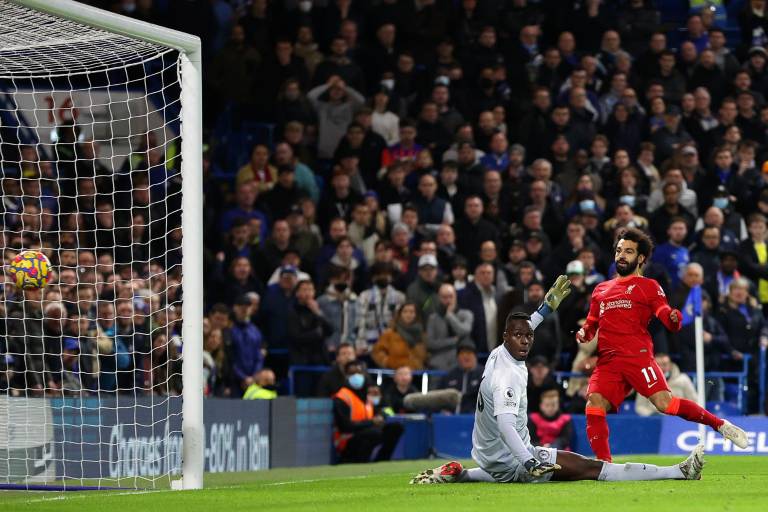 Chelsea y Liverpool se anulan con empate de 2-2