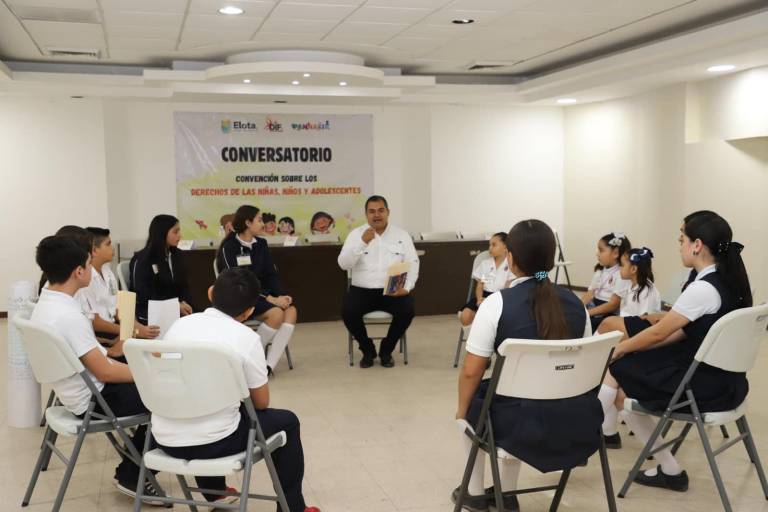 Sistema DIF Elota realiza conversatorio en el marco del Día Mundial de las Infancias