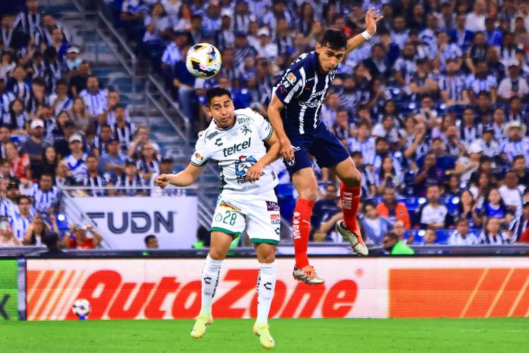 Rayados vence a León 2-1 en un partido marcado por cinco expulsiones