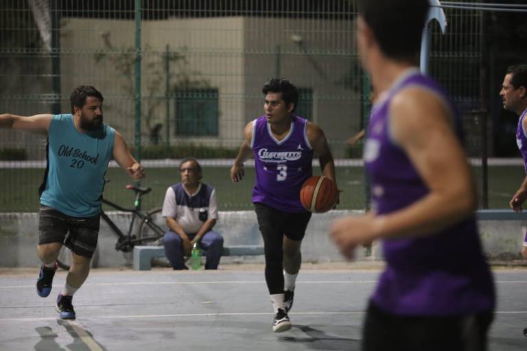 Vector imprime mejor juego en Torneo Veteranos de Baloncesto, en Mazatlán