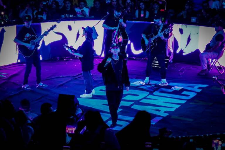 Natanael Cano causa furor en su primer concierto en Culiacán