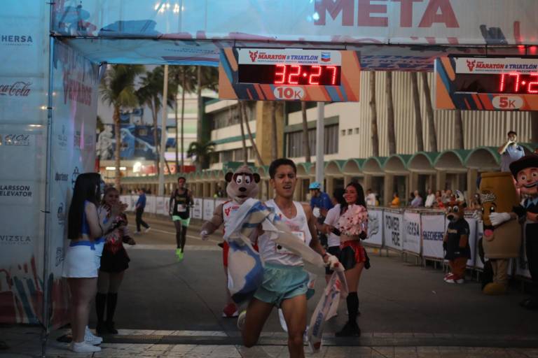 Luis Ricardo Jiménez y Martha Moreno reinan en los 10K del Maratón Pacífico 2024