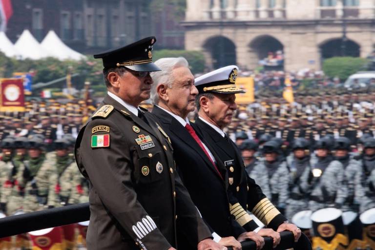 ‘Gracias por guiarnos’: Fuerzas Armadas despiden a AMLO y ofrecen subordinación a Sheinbaum