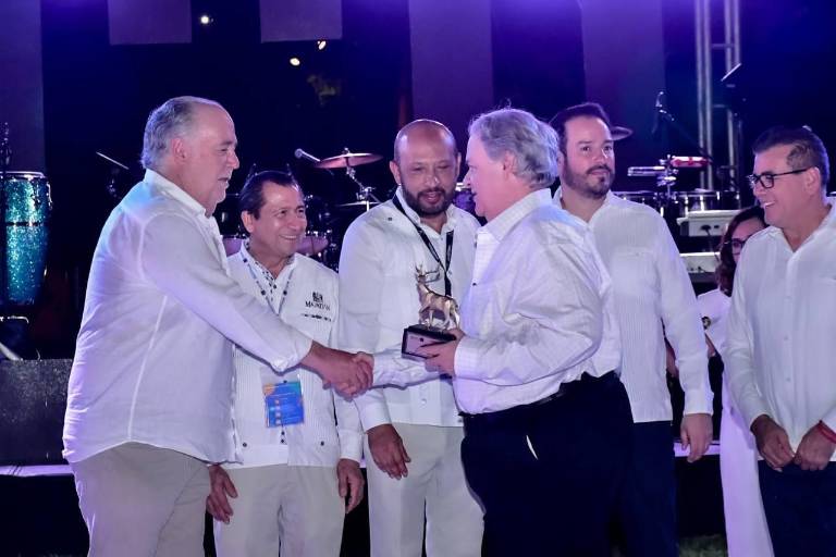 Reconocen al Instituto de Cultura en la Fiesta de Amigos