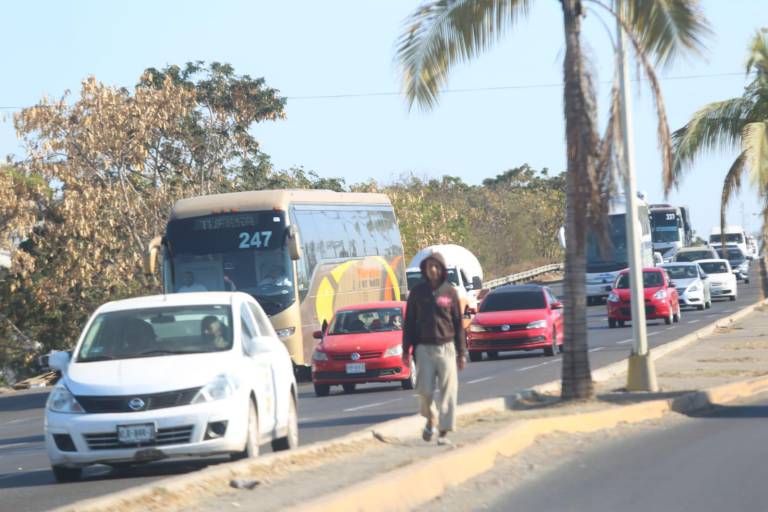 Alertan colapso vehicular en Mazatlán por Semana Santa