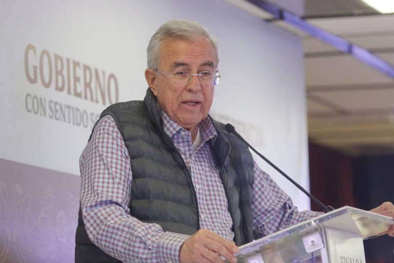 Aprovecha Rocha Moya la Semanera para acusar a periodistas de corrupción