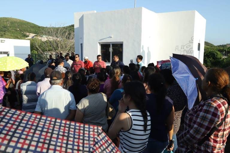 Inaugura Alcalde de Mazatlán una nueva caseta de policía en la colonia Cvive