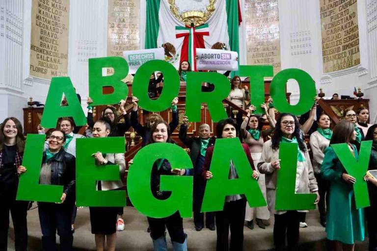 Aprueban eliminar delito de aborto en comisiones del Congreso de CDMX