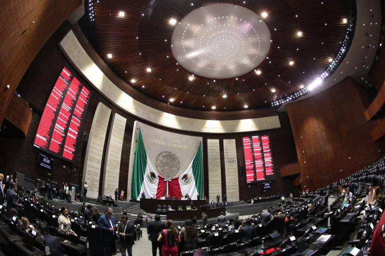 Aplazan discusión de reforma para reducir jornada laboral en México; diputados la regresan a comisiones