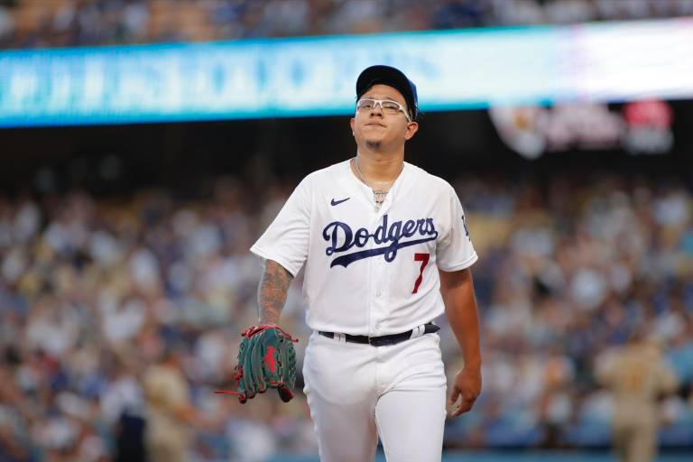 Julio Urías domina a Padres y logra su victoria 15 de la temporada