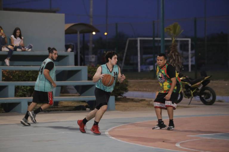 Accede Modelorama Leo a semifinales del Torneo Burócrata