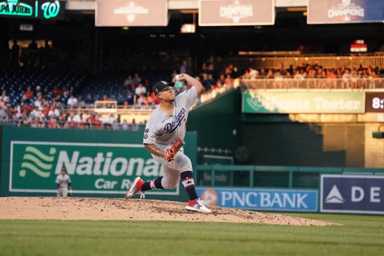 Julio Urías alcanza, por fin, su décimo triunfo con los Dodgers