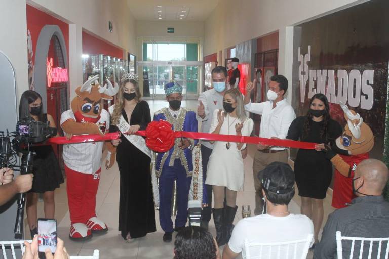 Inaugura Venados el Paseo de la Fama, en Plaza Acaya