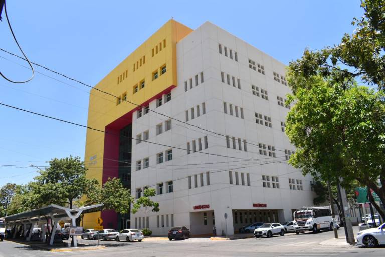 En Hospital Pediátrico se aplica vacuna contra Covid-19