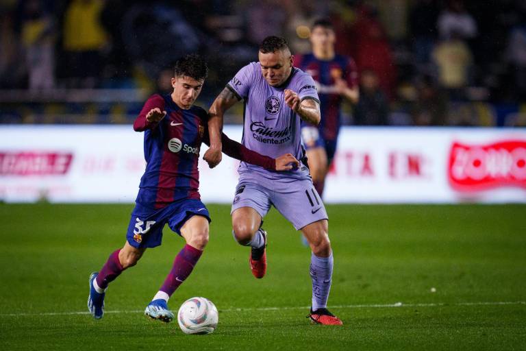 América derrota a un cansado Barcelona en amistoso