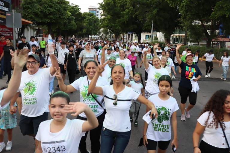 Carrera Píntate de Verde reúne a cerca de 20 mil personas en Sinaloa