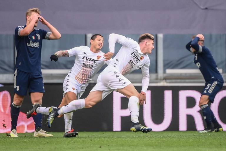 Benevento sorprende a la Juventus y los deja casi fuera de la batalla por el título en Italia