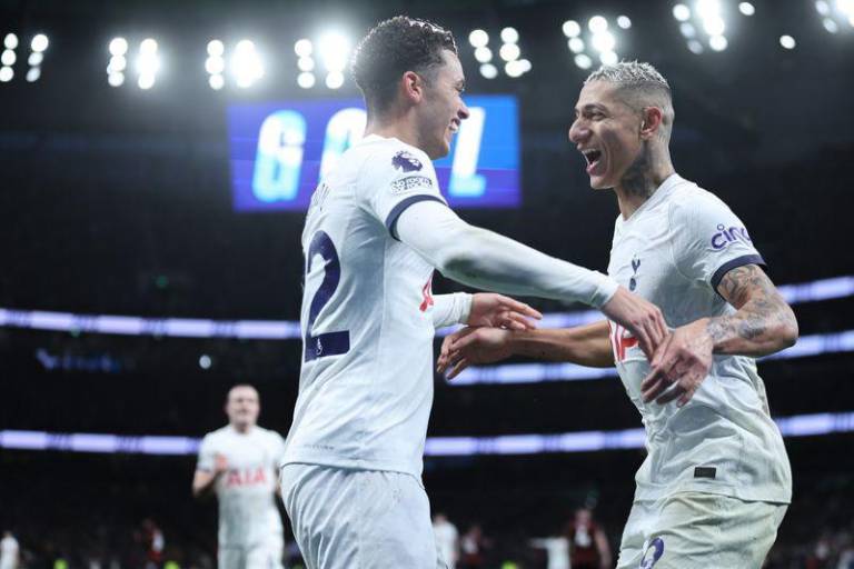 El Tottenham renace; el Bournemouth se frena