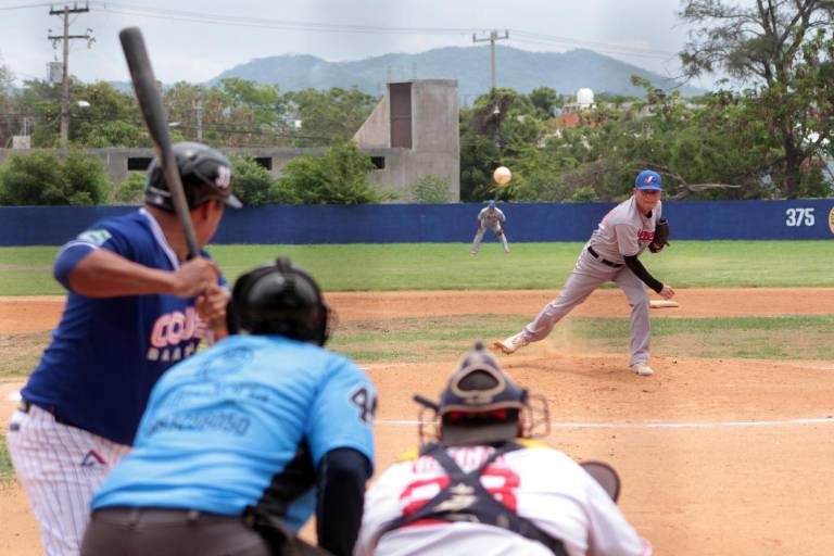 Covec pega primero en playoffs de Liga de Beisbol 40 años y más