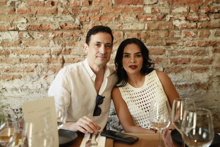 Celebran clientes y amigos el primer aniversario de Casa Bon